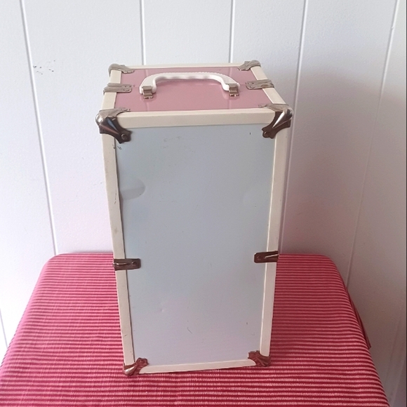 Vintage Doll Traincase - Picture 5 of 13